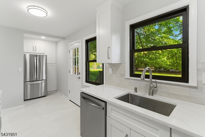 Gorgeous New Quartz Kitchen
