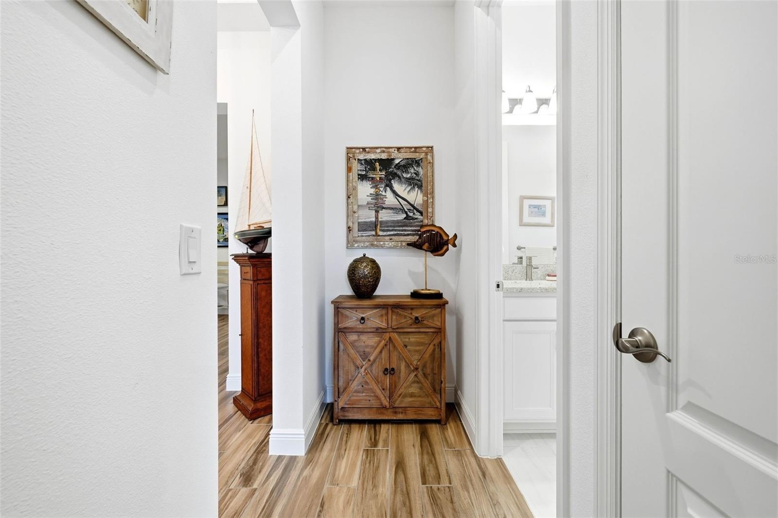 Step through the cozy alcove into the guest area—space designed for comfort!