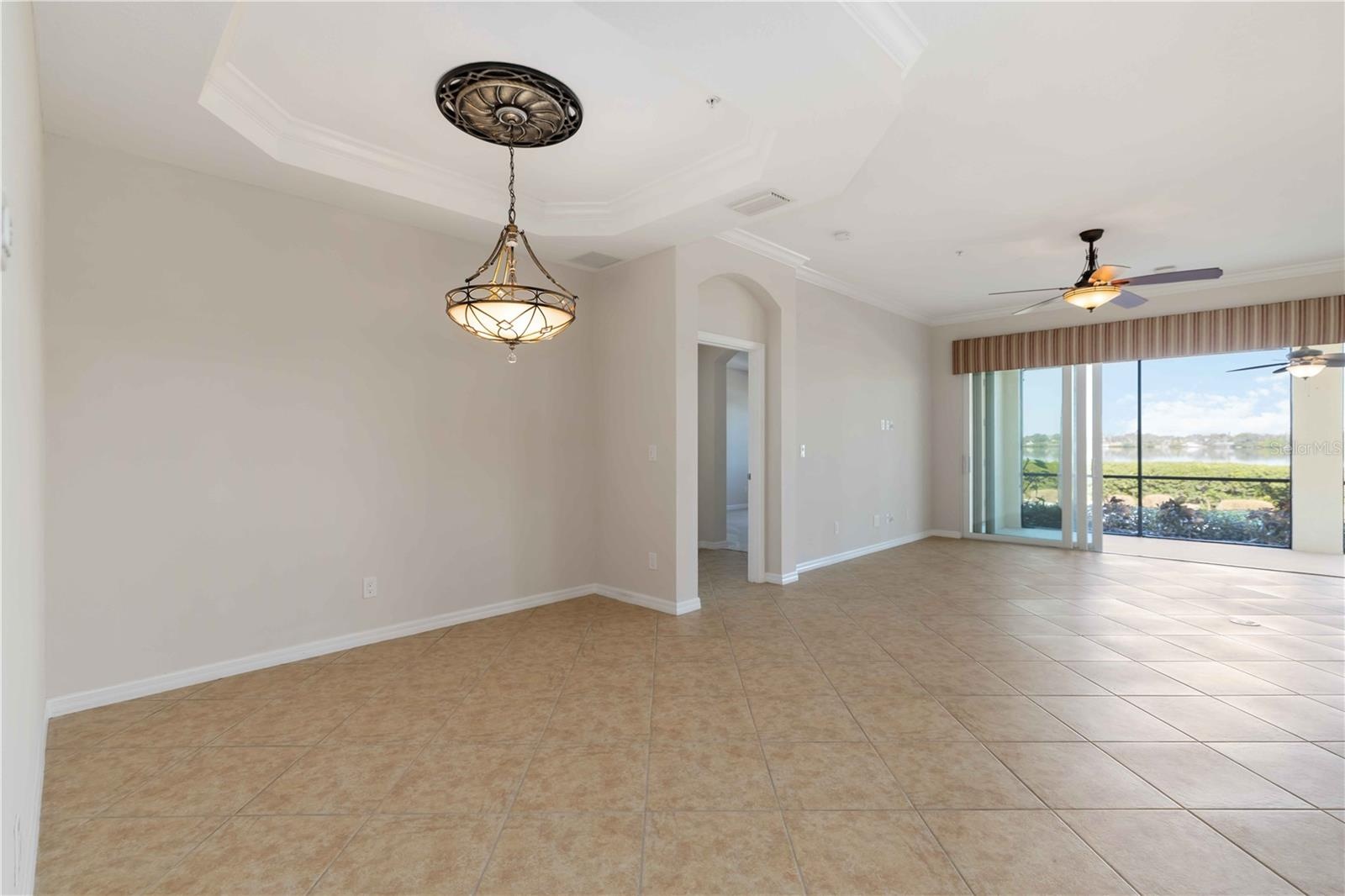 Diningroom and Livingroom