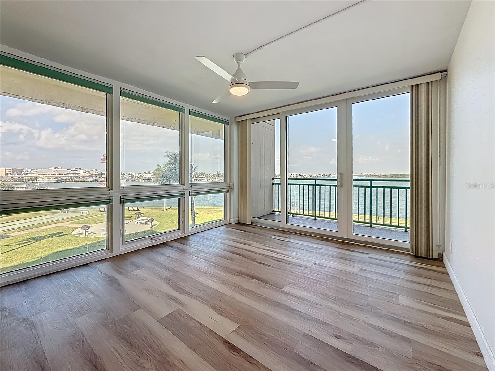 BEDROOM/OFFICE