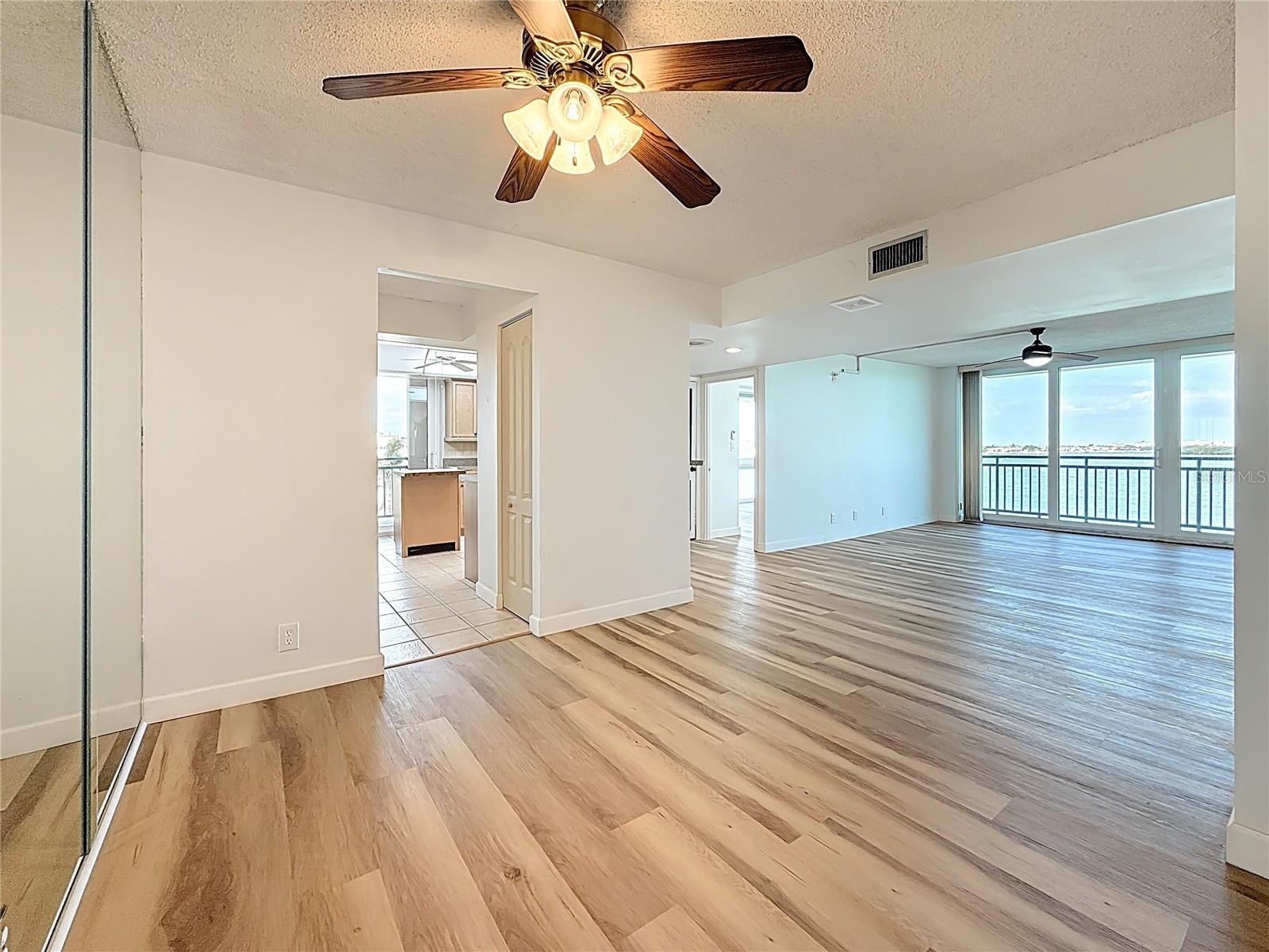 DINING ROOM/LIVING ROOM
