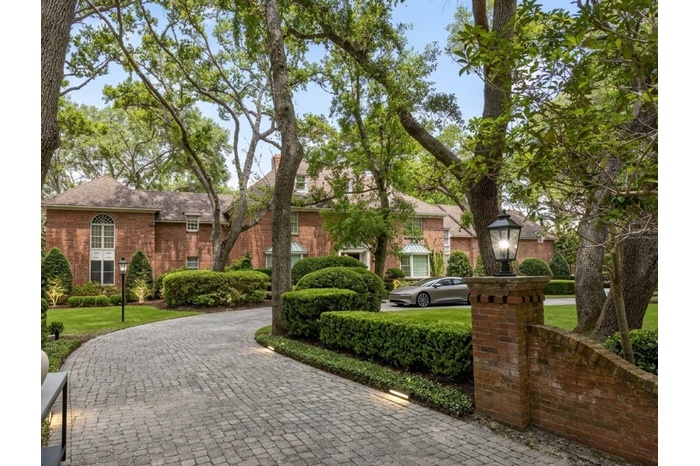 There's no place like home!  Virtually Staged.