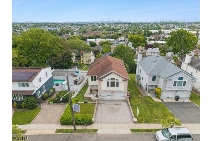 30 Witherspoon