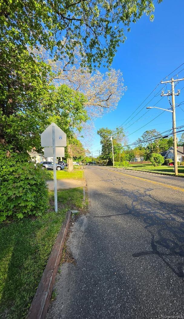 Right side street view