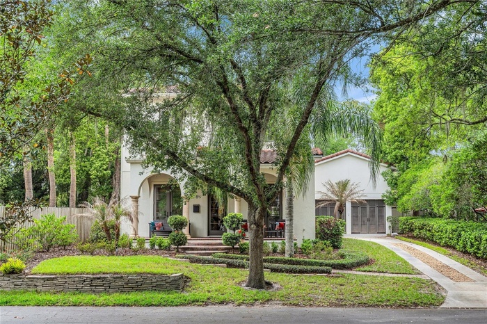 Built in 2007, offers lots of charm with modern conveniences!