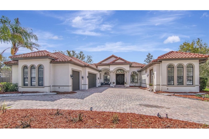 exterior with large circle drive