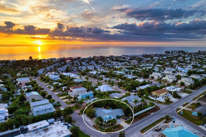 314 61st St. Holmes Beach, Fl