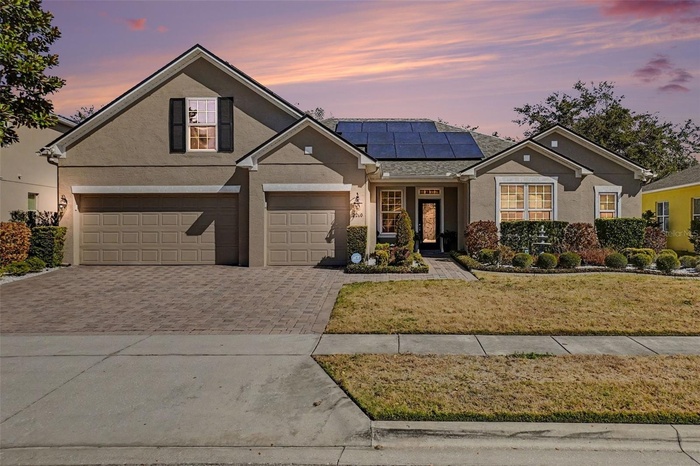 Absolutely gorgeous 5BR/4BA/3Car 3,091 sq ft Saltwater Pool Home!