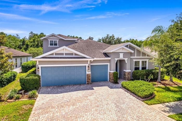 Welcome home to 3122 Majestic View Dr