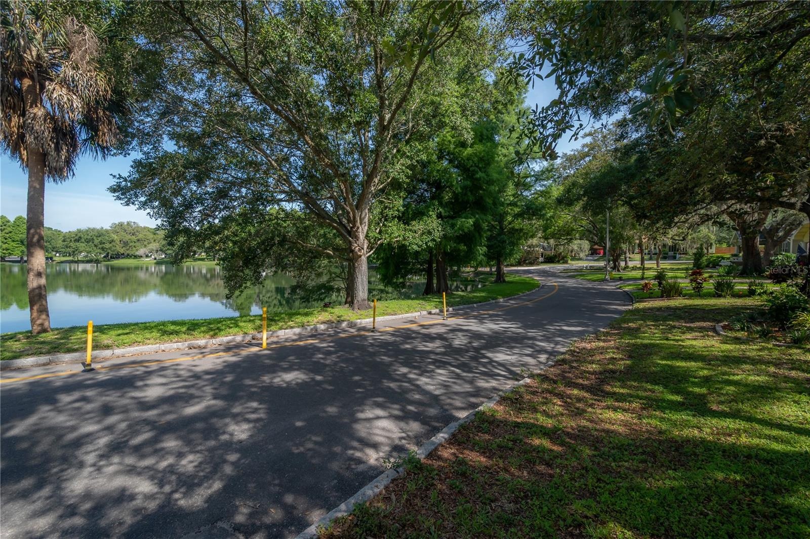 Lake Roberta... the heart of the neighborhood