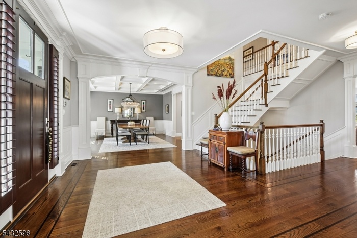FOYER, ARCHITECTURAL DETAILS!