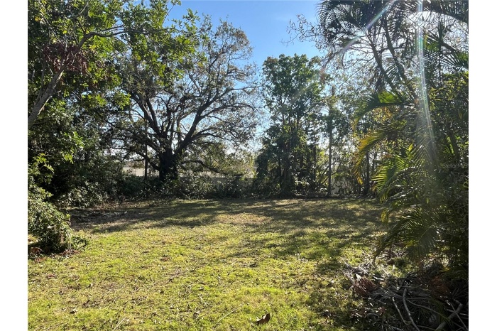CORNER LOT ON RINGLING  BLVD AND DAVIS BLVD