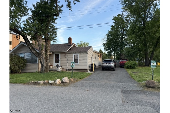 15 Volker Lane
