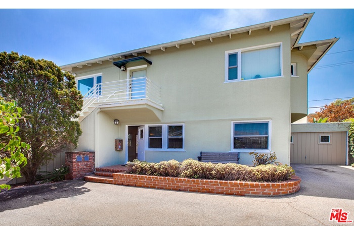 AMAZING PRIVATE LOCATION!