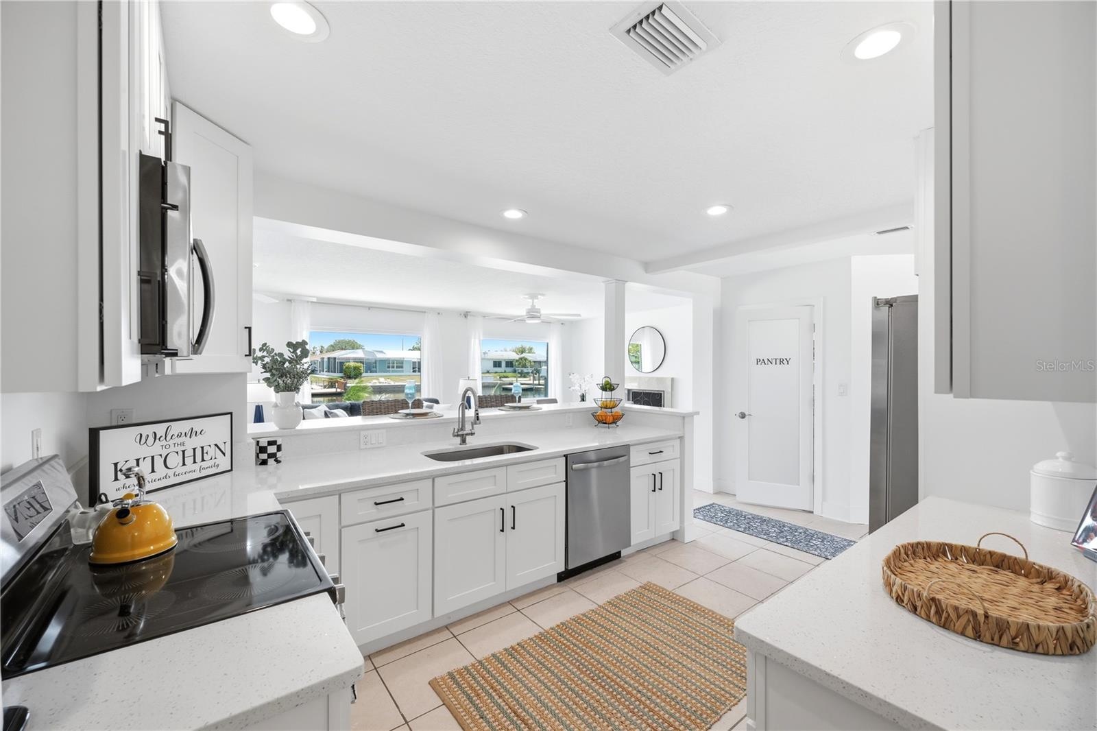 nice counter space for the chefs
