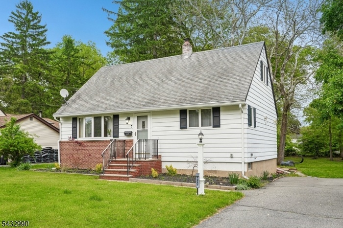 Ample Driveway Parking