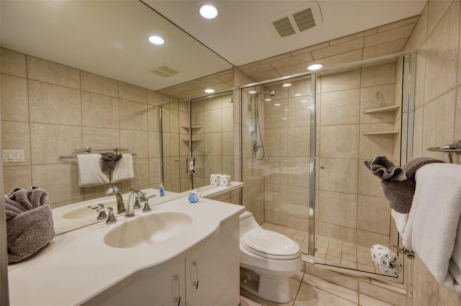 Primary Bathroom en-suite