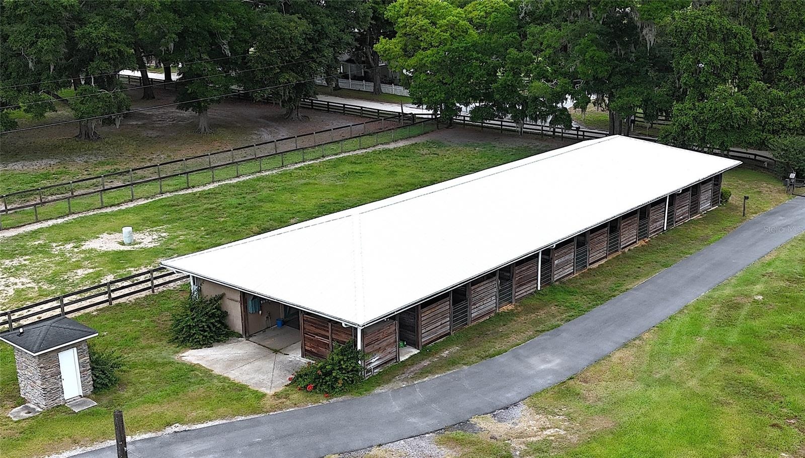 20-Stall Barn