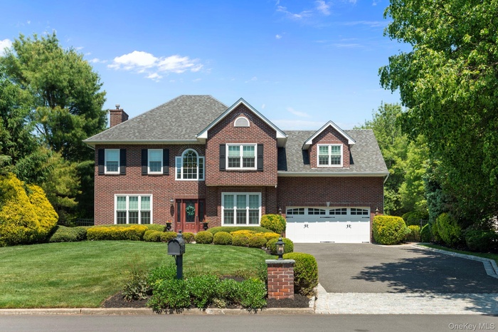 Welcome Home to 34 Ketchum Ct. East Northport