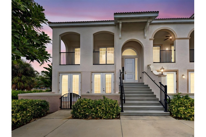 Welcome to 445 Nokomis Ave S