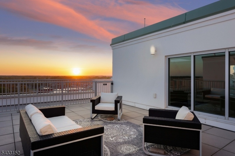 400' private terrace
