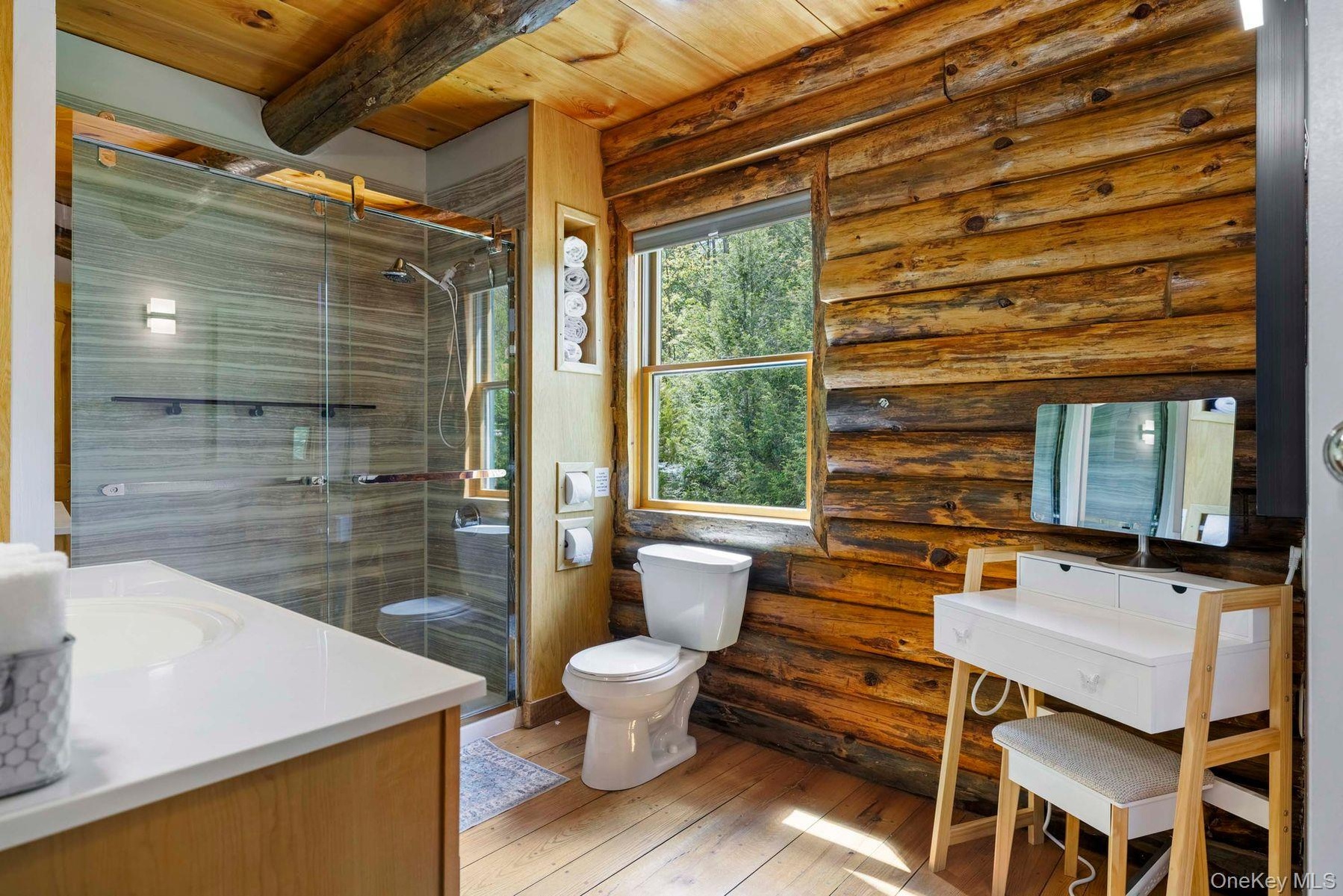 Main Floor Full Bath