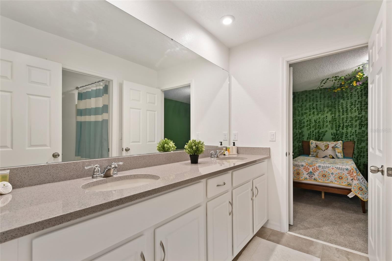 8931 AMELIA DOWNS