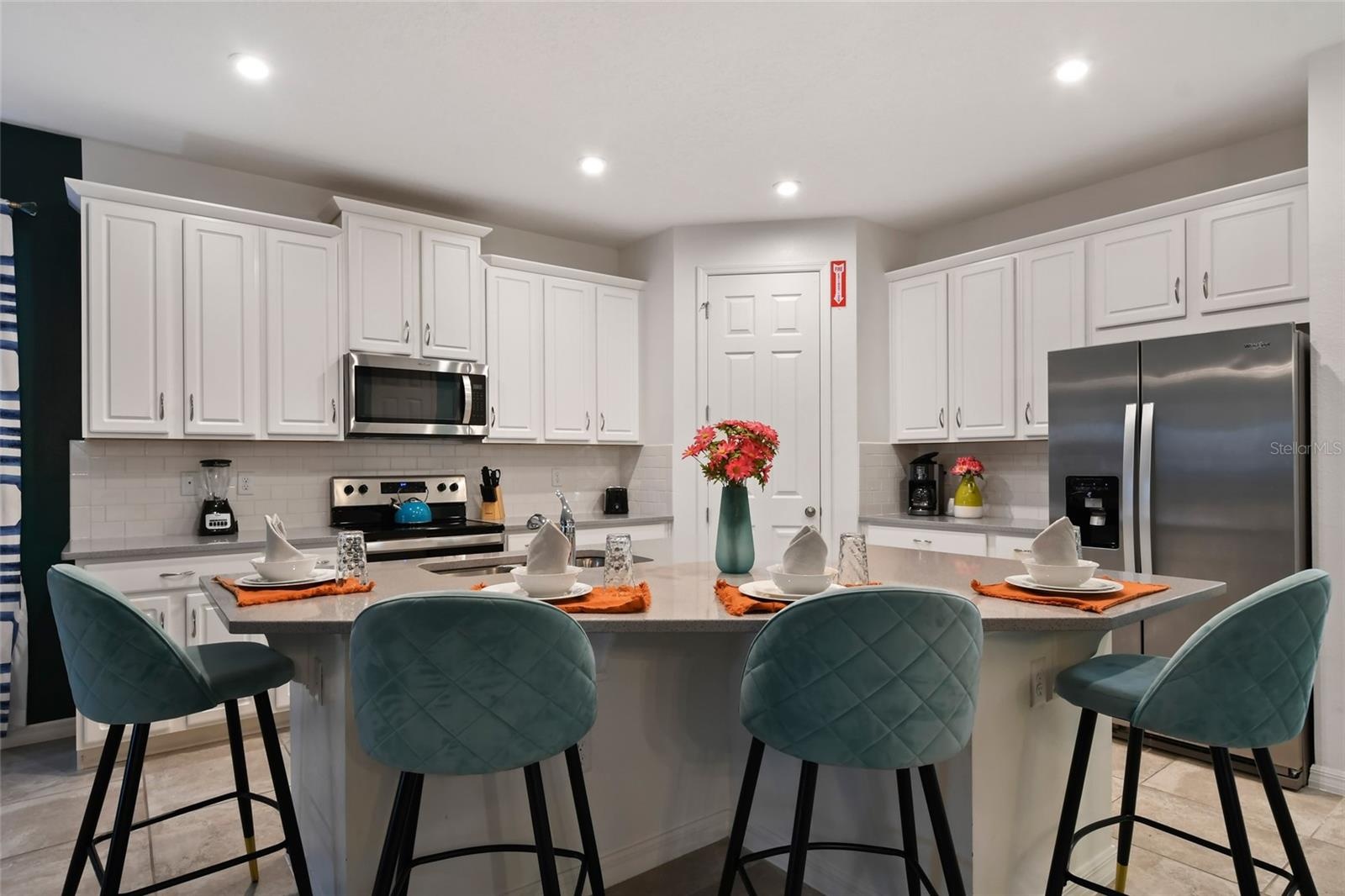 8931 AMELIA DOWNS