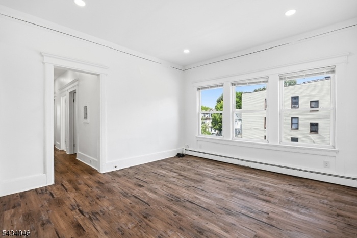 UNIT 2 LIVING ROOM