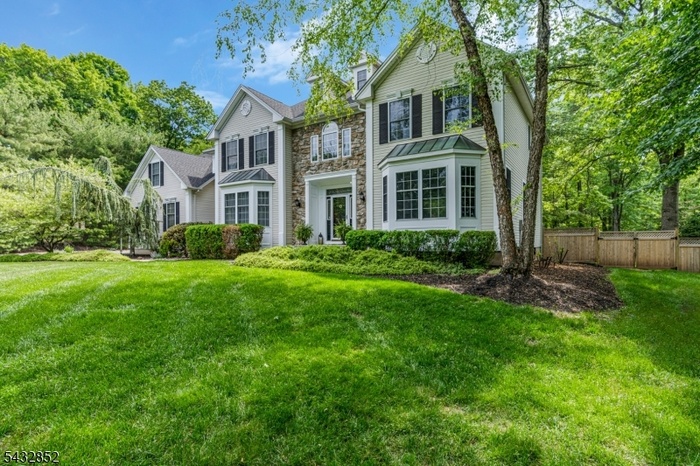 NORTHWEST FACING COLONIAL