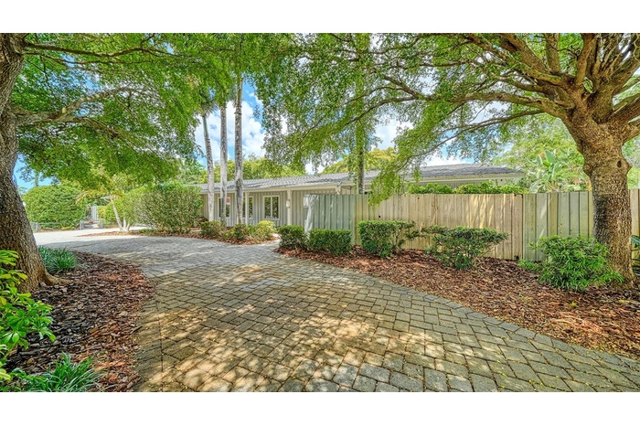 Circular Paver driveway