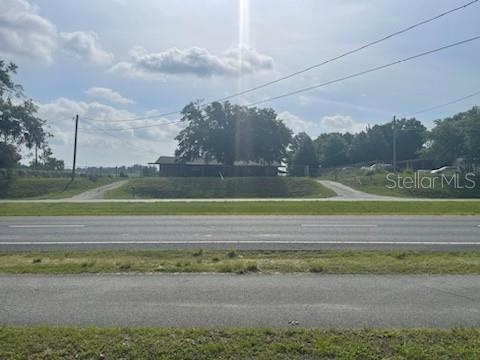 Front road view  dual entrances off US Hwy 301
