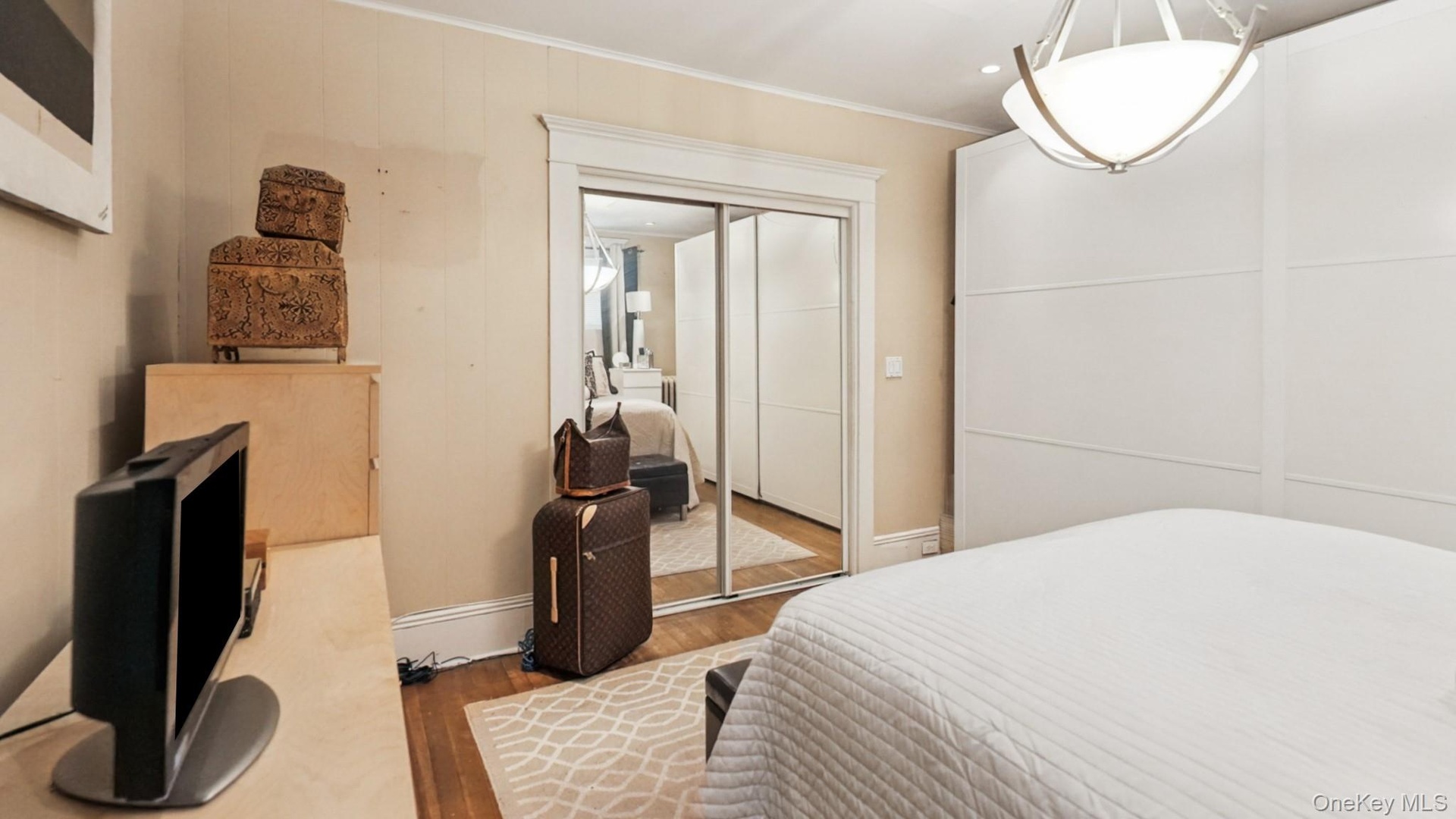 primary bedroom-3rd angle