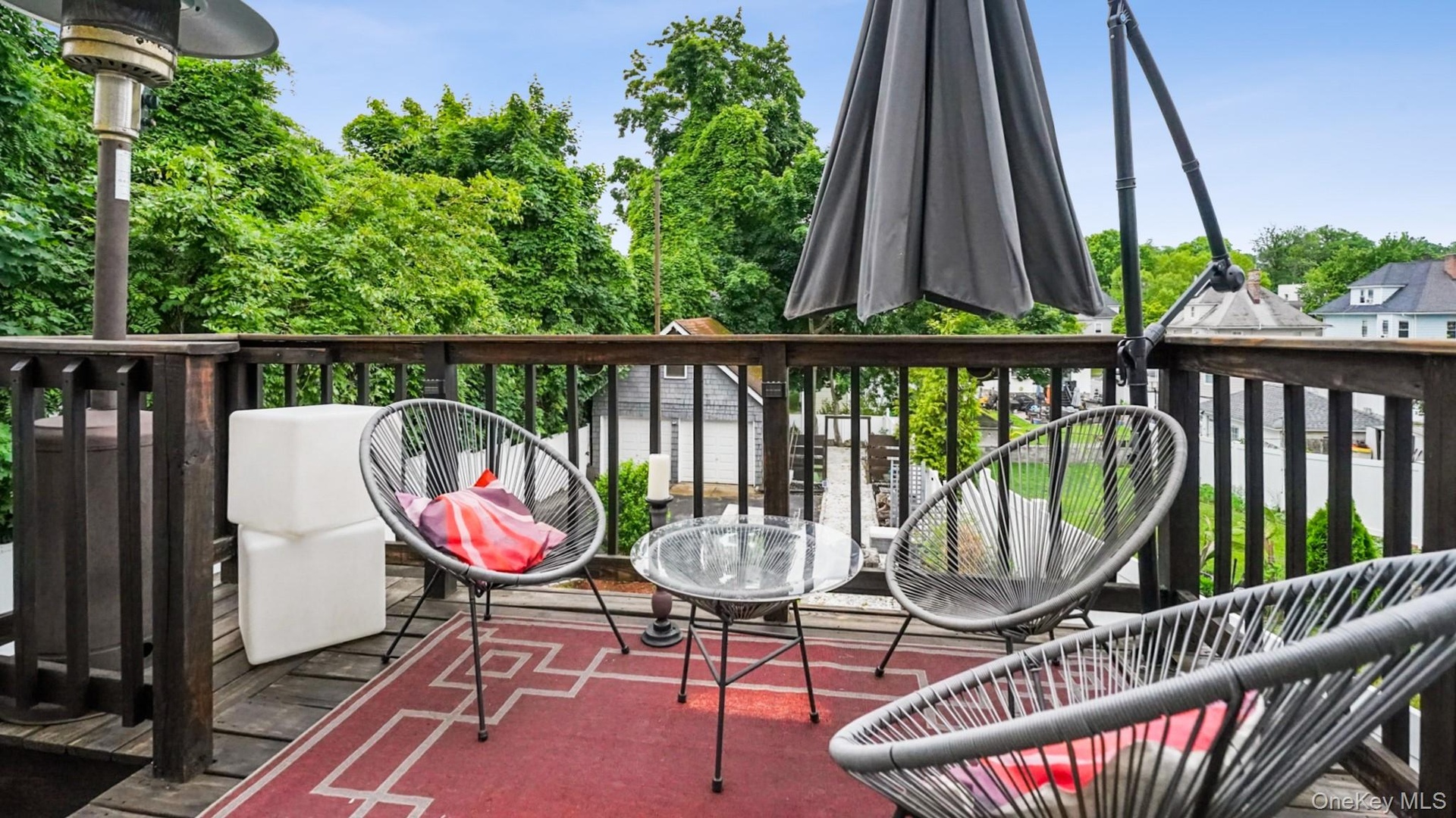 Deck off of kitchen