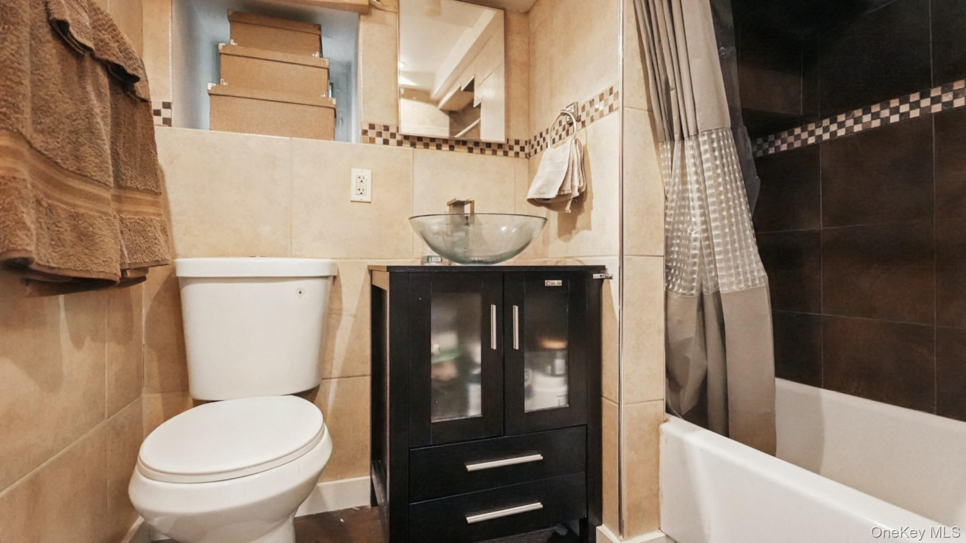 1st floor bathroom