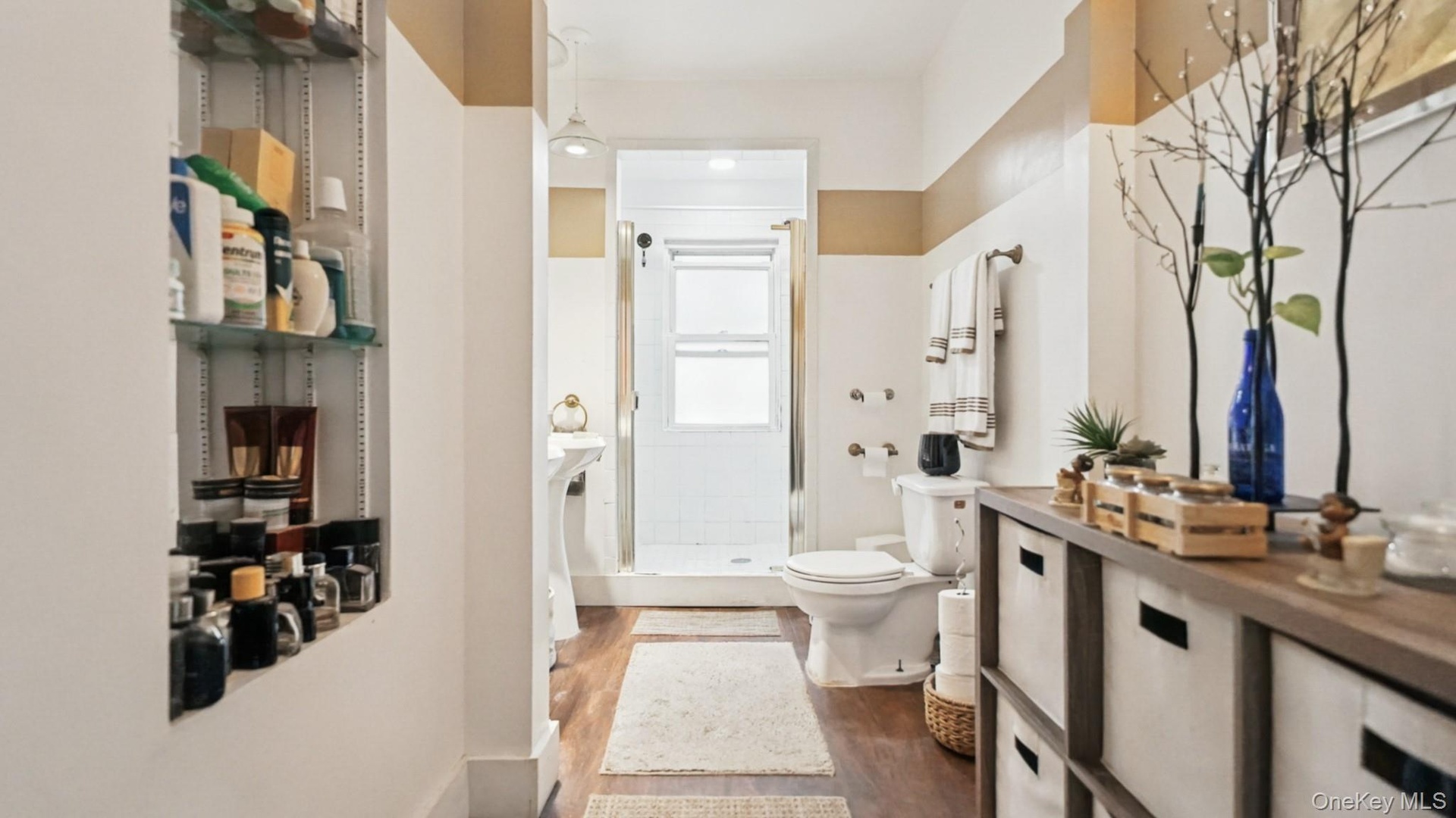 2nd bathroom