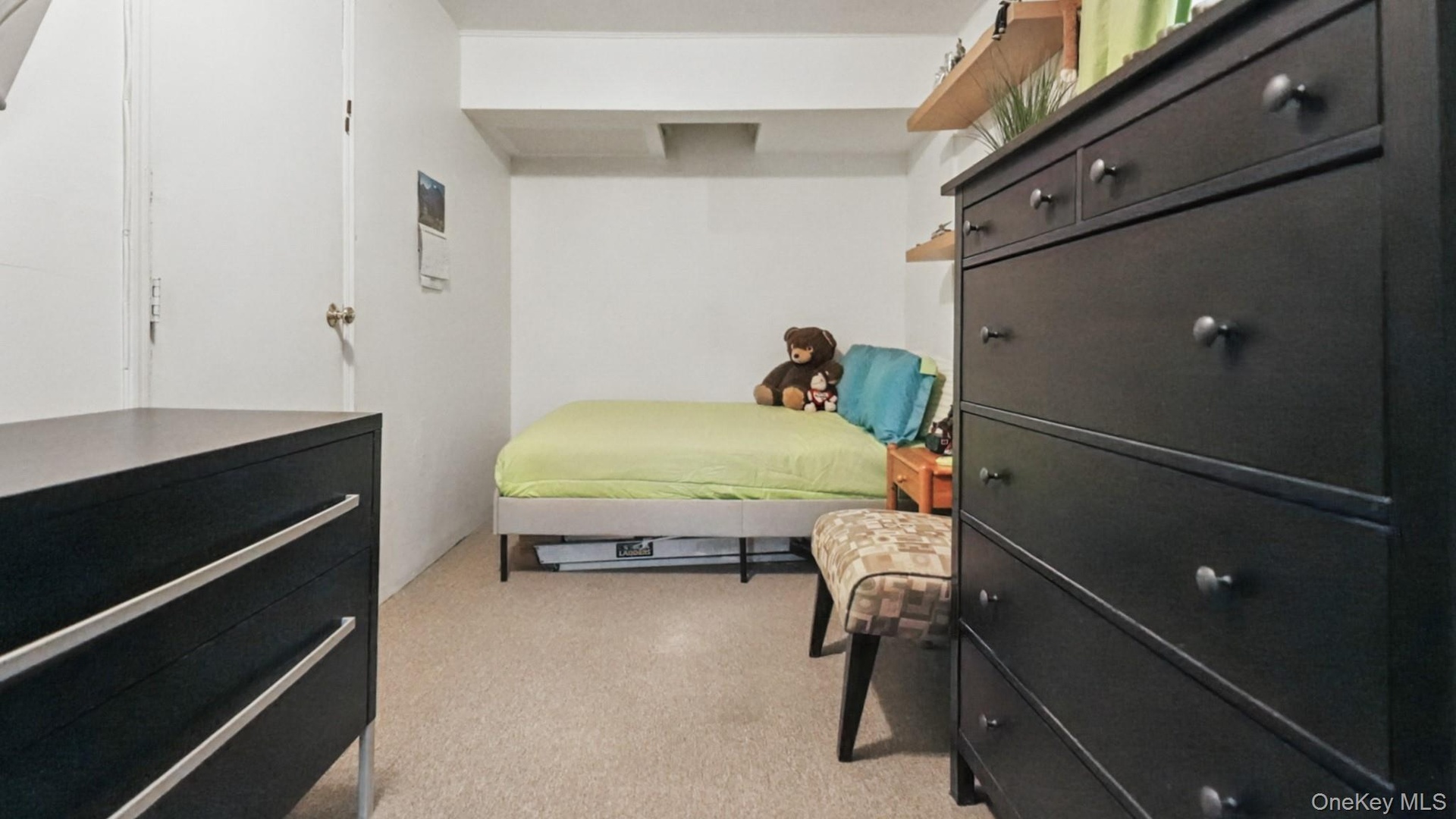 2nd bedroom-1st angle