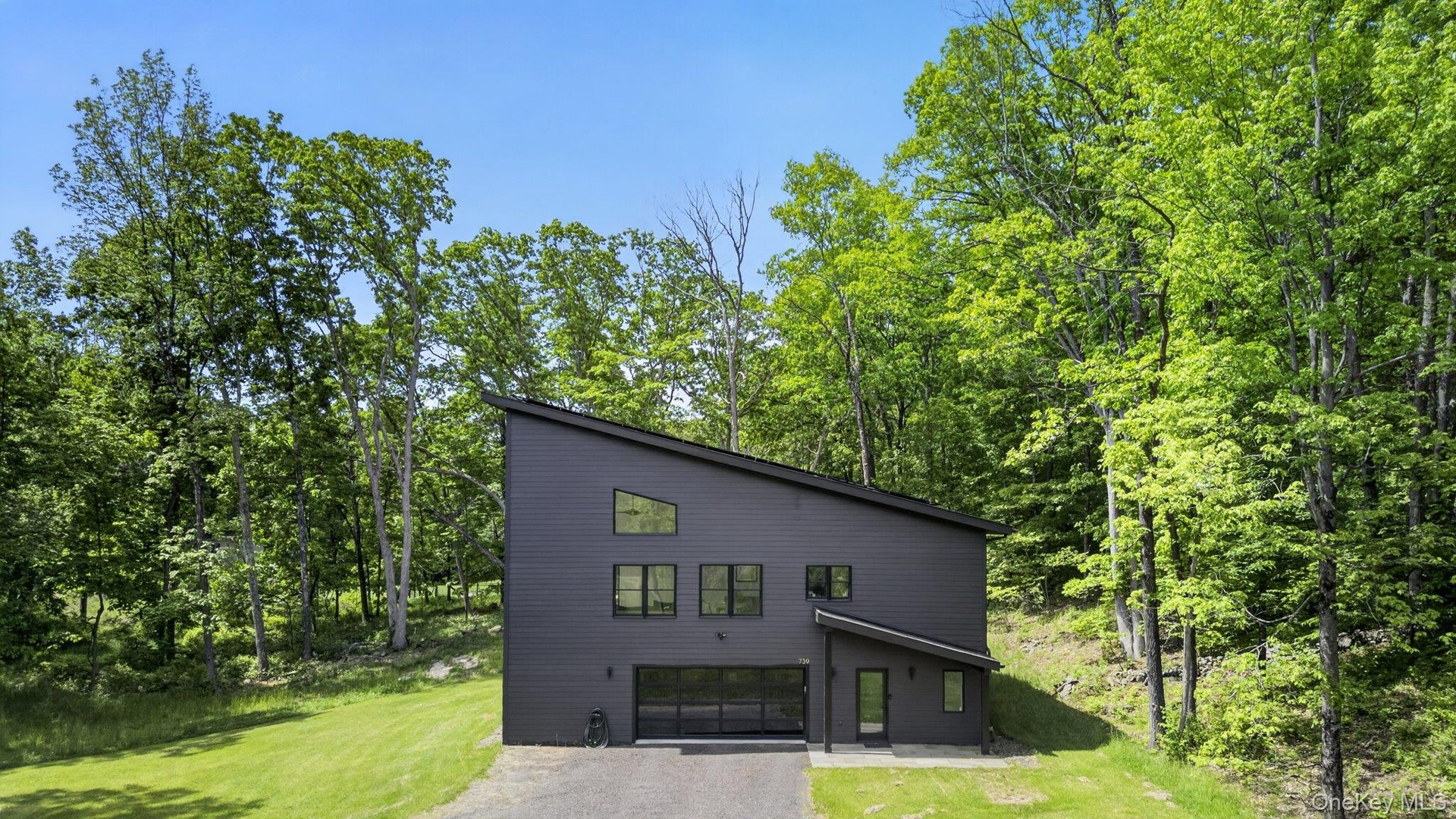 Contemporary design in a country setting