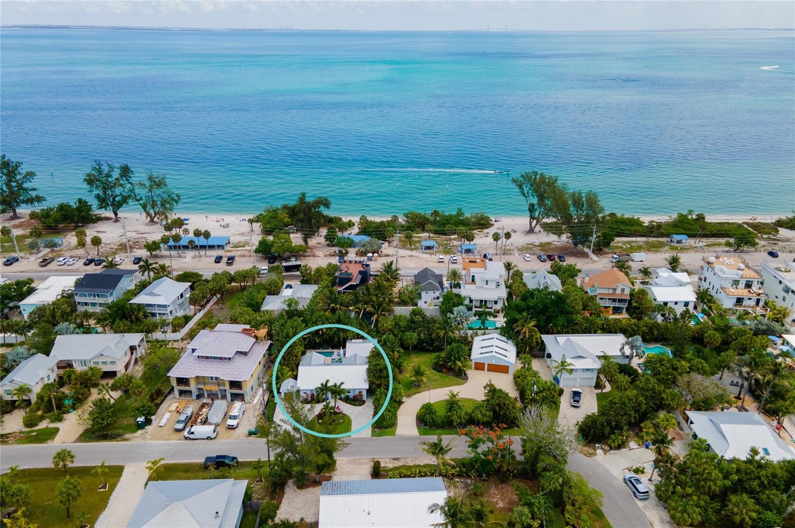 Prime North End location close to Bayfront Park, Bean Point Beaches and shopping and restaurants on Pine Ave