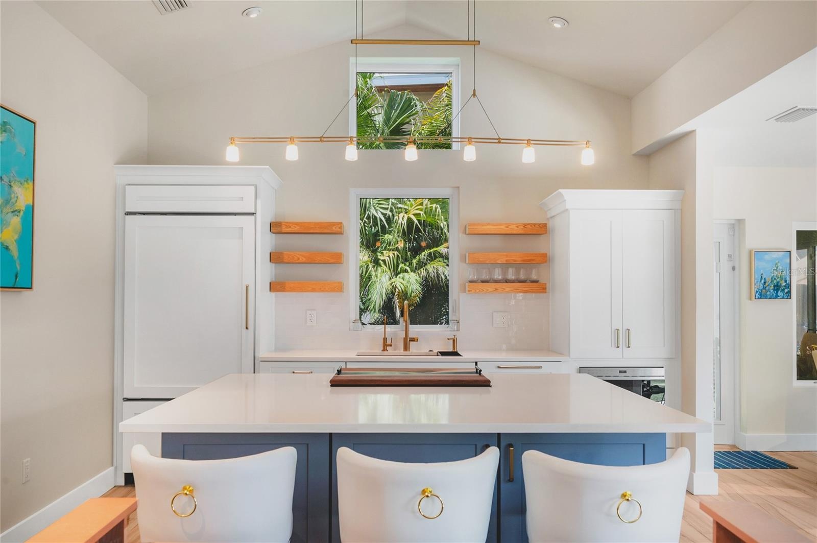 Large center island with bar seating