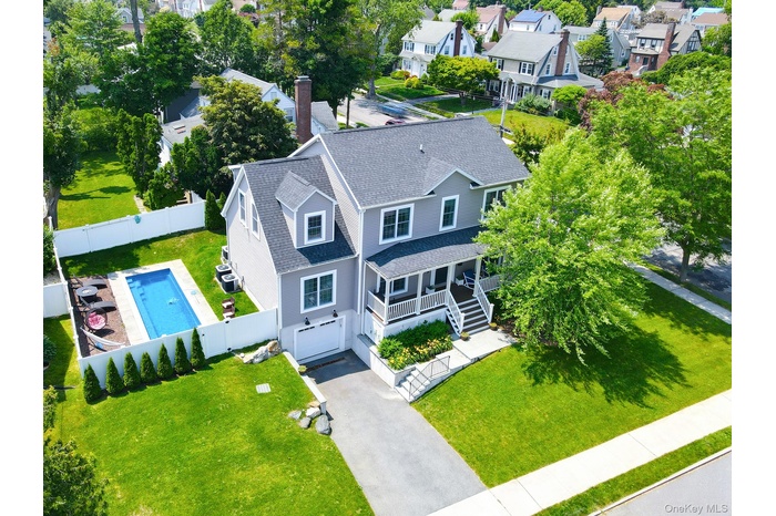Welcome to 55 Hawley Avenue