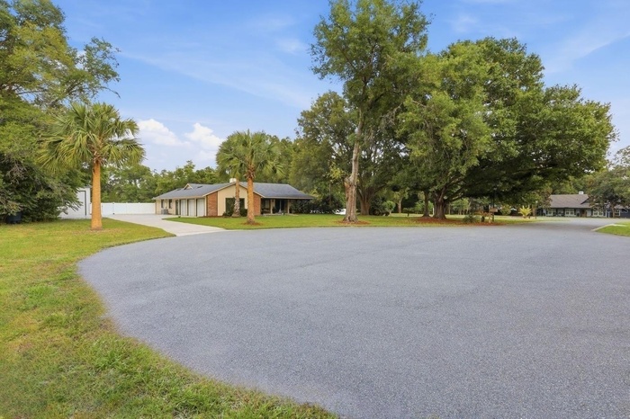 Private 2.5 Acre Retreat on a Cul-de-Sac