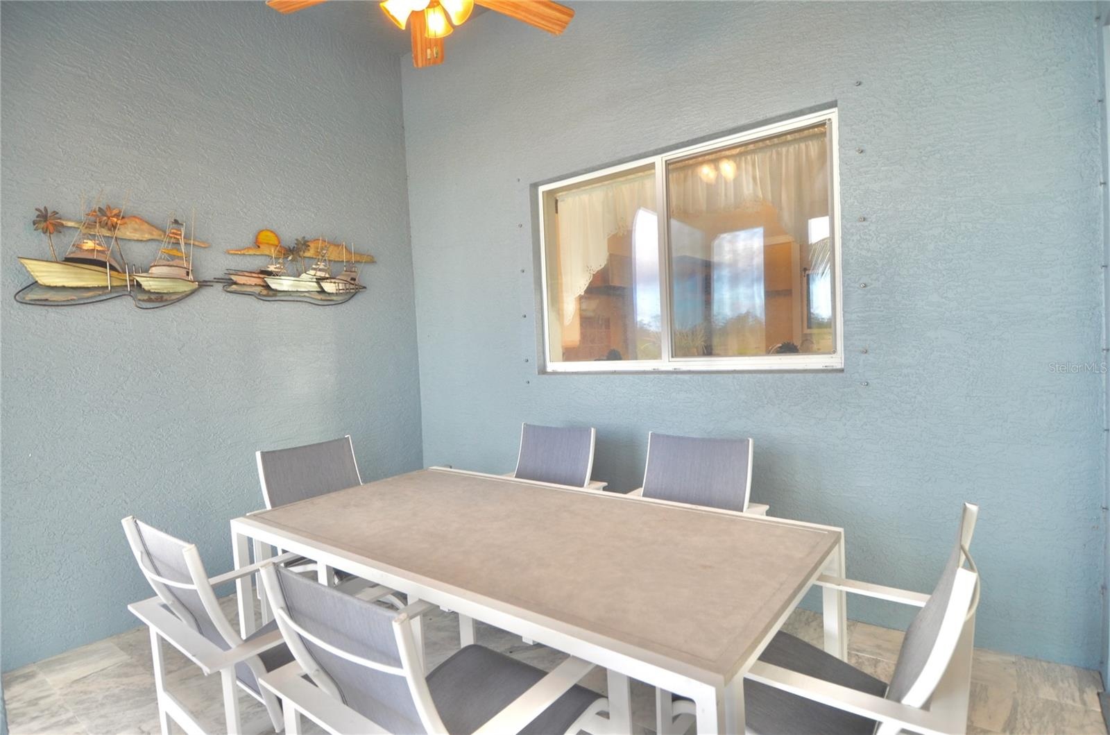 Lanai Dining Area