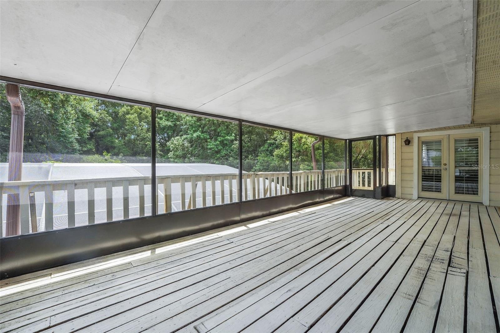 second level: balcony