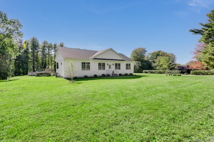 Ranch Style Farmhouse, meticulously maintained