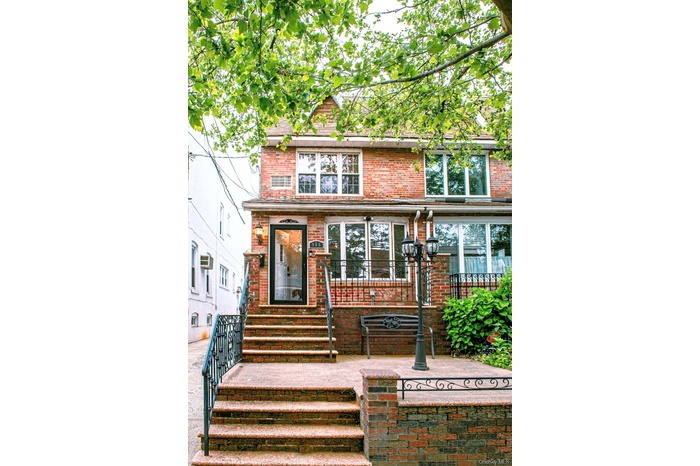 Classic Dyker Heights!