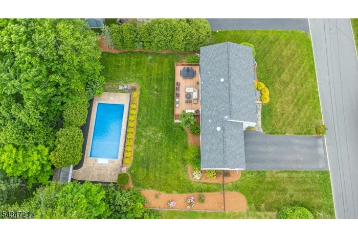 Meticulously Maintained Prop.