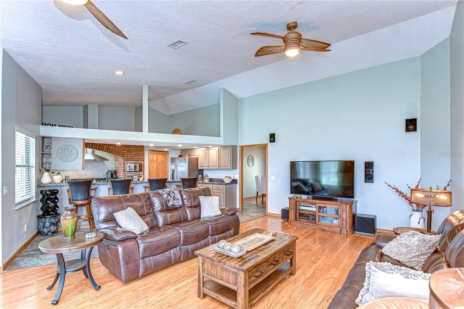 Seamless Living & Entertaining Space