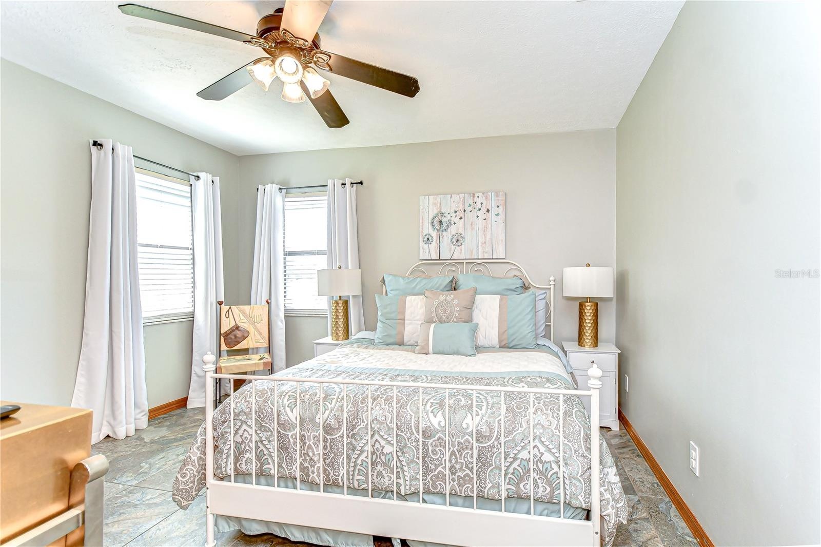 Bright & Comfortable Guest Bedroom