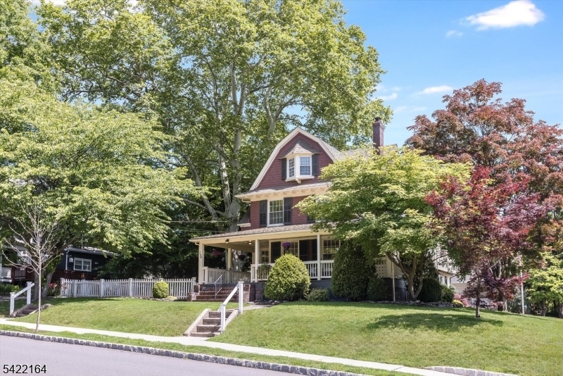Large corner lot